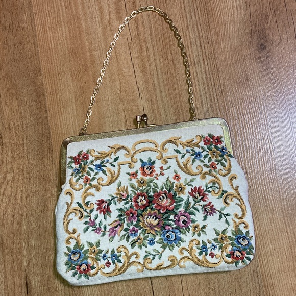 VINTAGE WAHLBORG FLORAL TAPESTRY PURSE GOLD GILT FRAME WITH CHAIN - Picture 3 of 16